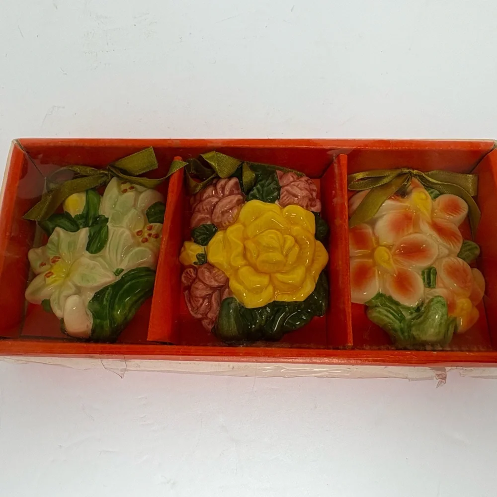 Vintage Floral Ceramic Wall Art Hooks in Original Box